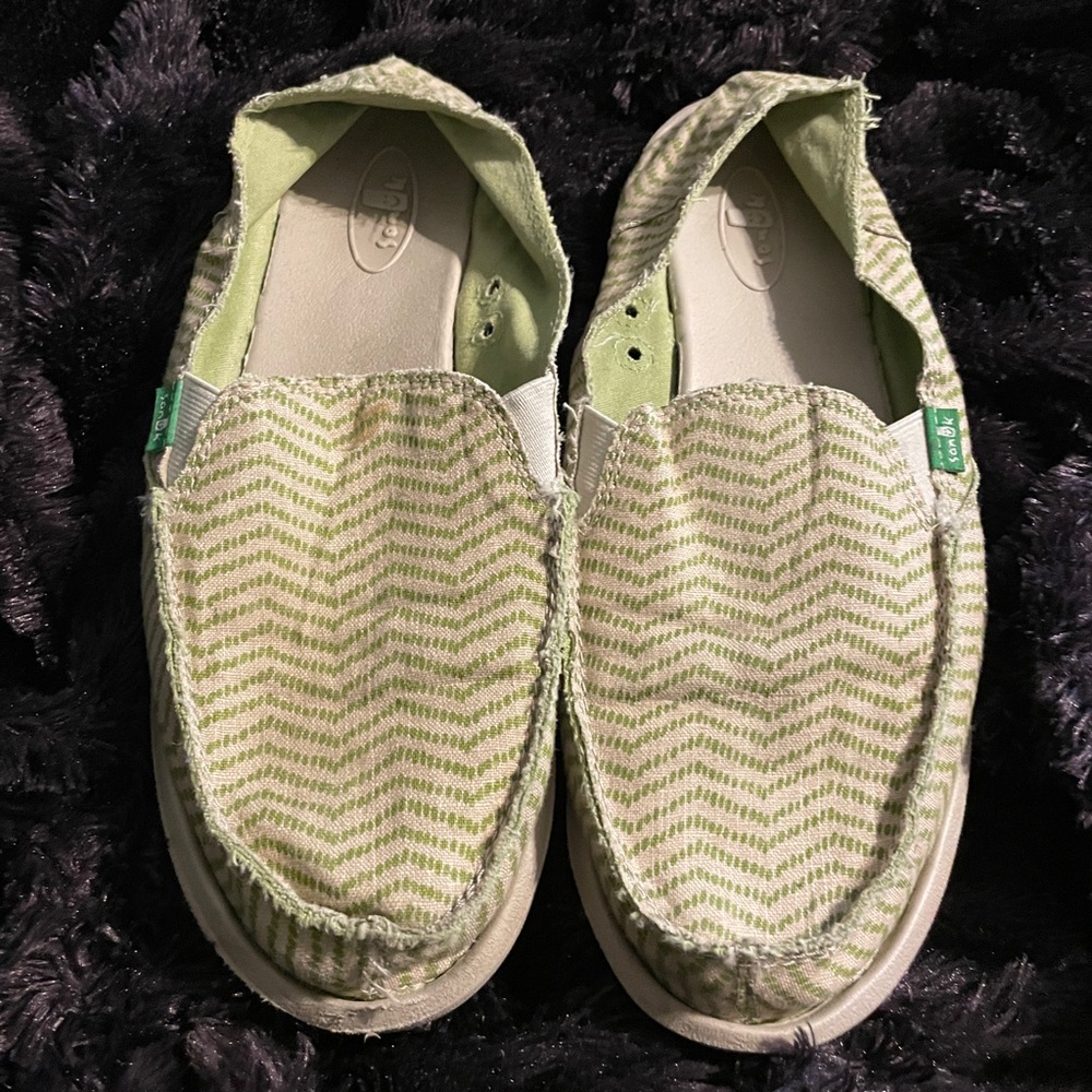 Womens Sanuk Size 10 preowned
